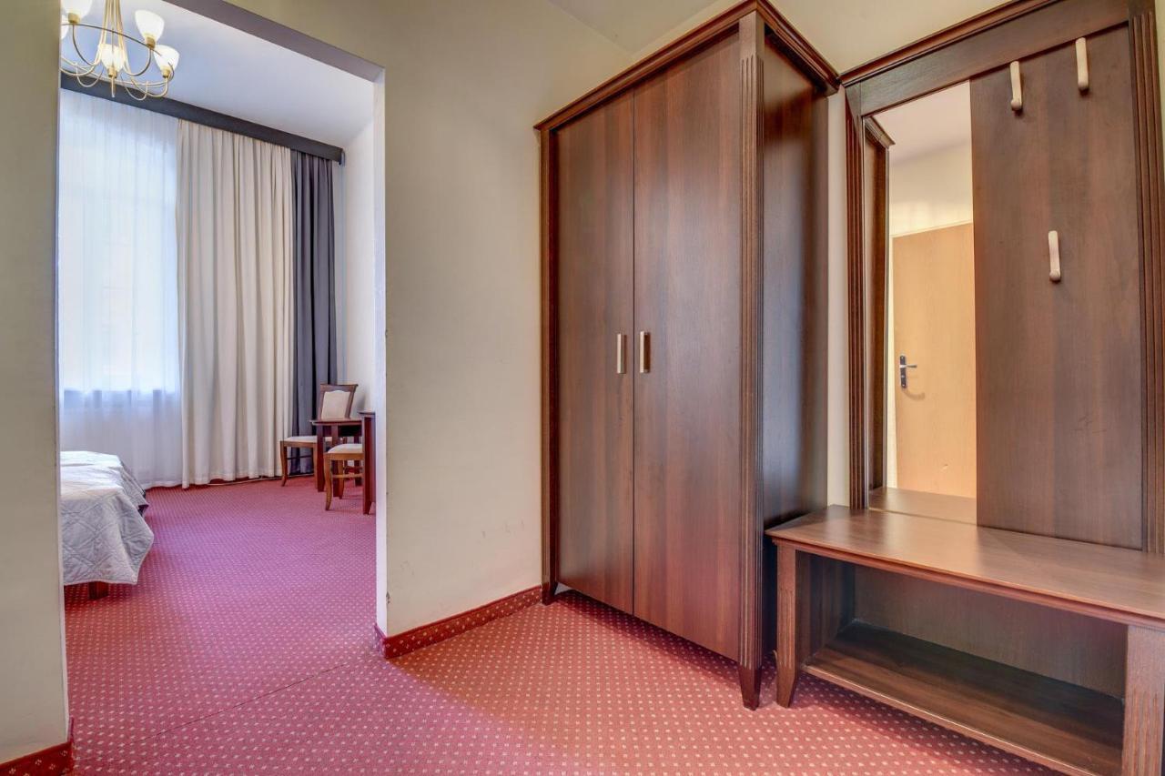 Savoy Bed & Breakfast Spała Dış mekan fotoğraf