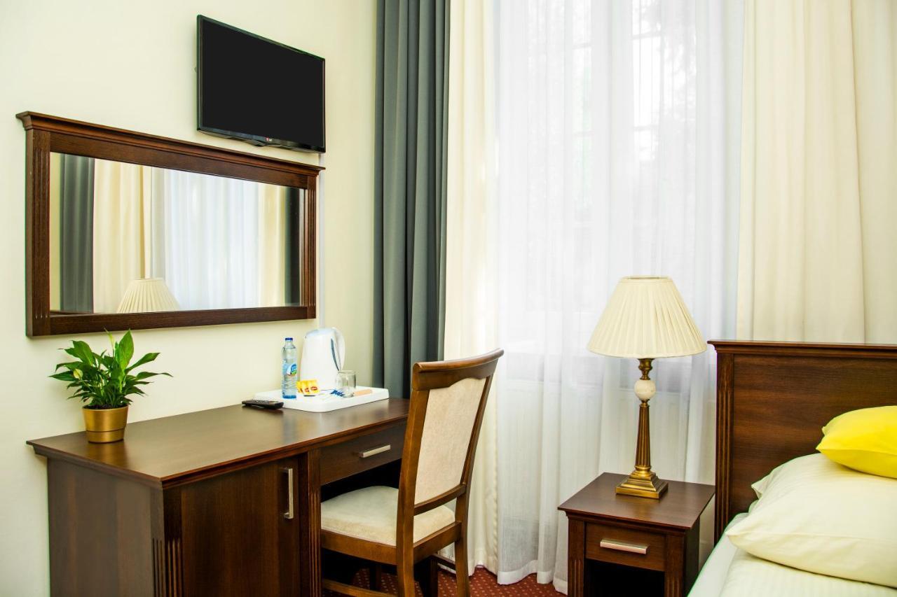 Savoy Bed & Breakfast Spała Dış mekan fotoğraf