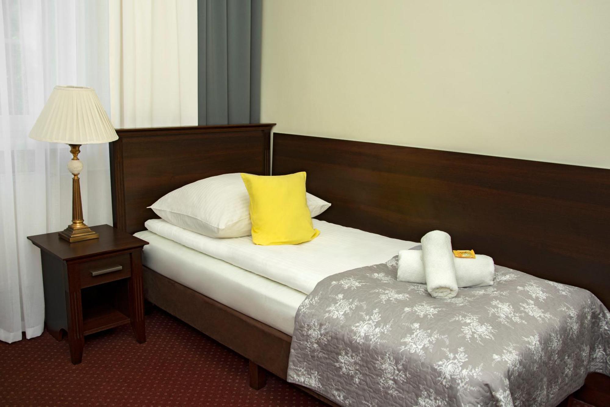 Savoy Bed & Breakfast Spała Dış mekan fotoğraf
